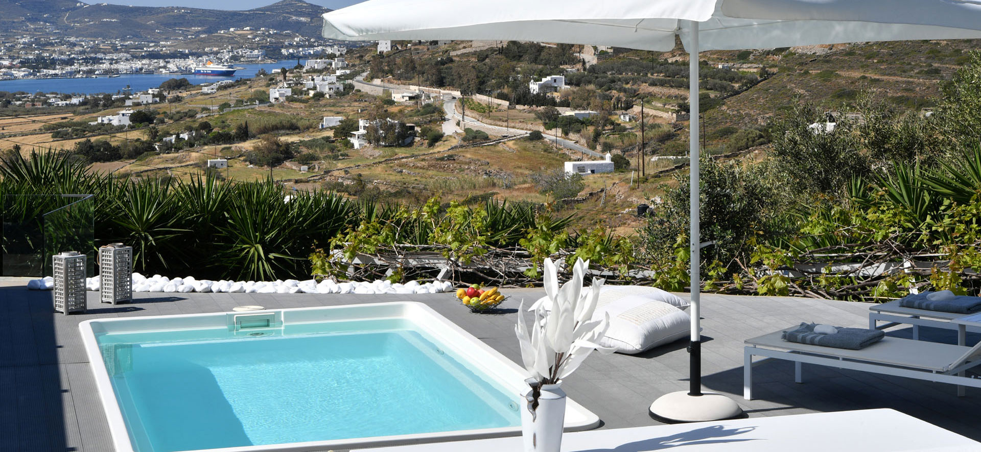 rent a villa in Paros Greece